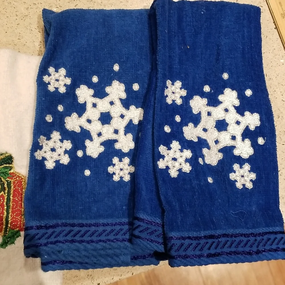5 finger tip towels EUC